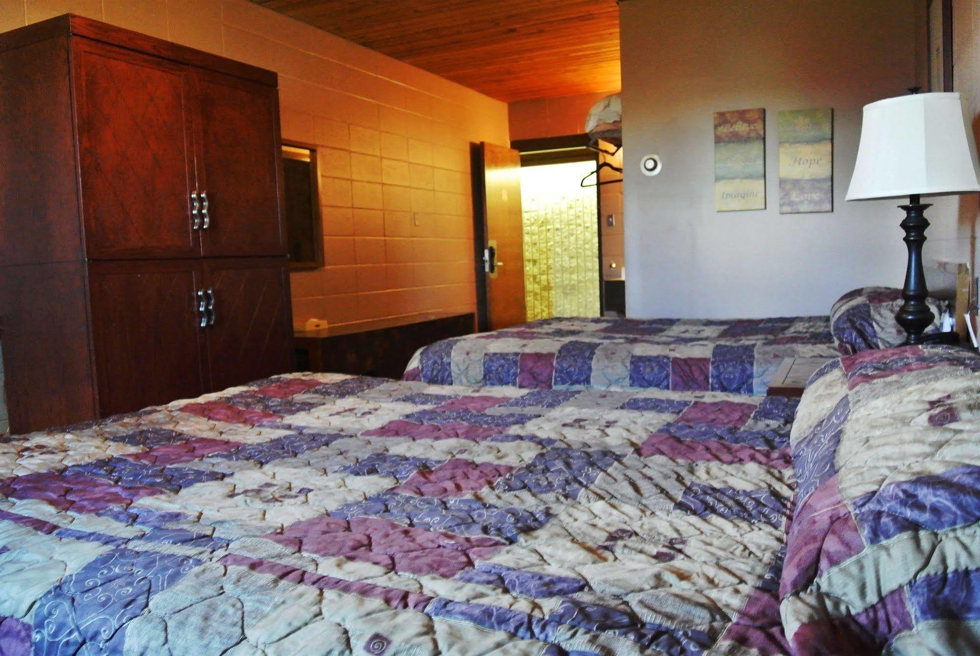 Vegreville Garden Inn מראה חיצוני תמונה