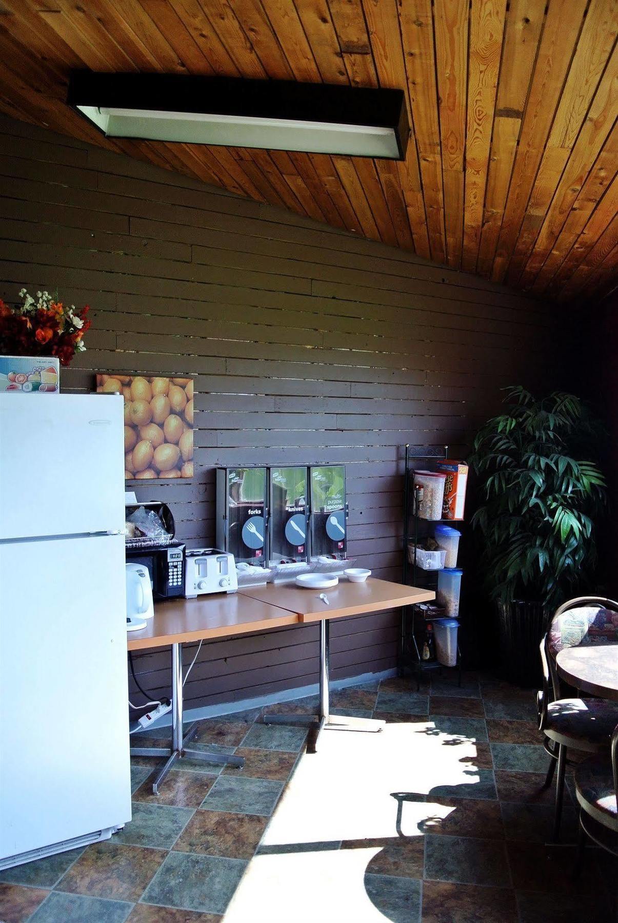 Vegreville Garden Inn מראה חיצוני תמונה